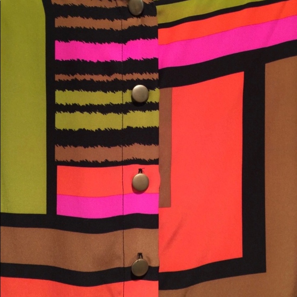 Alice & Trixie Button Back Pattern Top - image 3